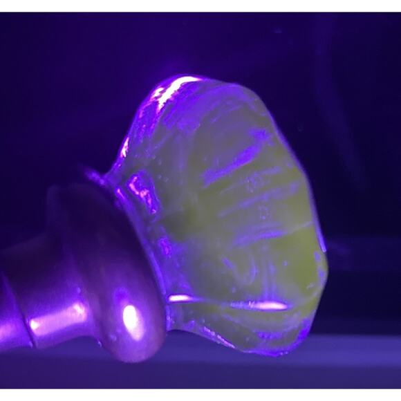 Antique Sun Purple Glass Door Knob UV Green Glow 8 Point - Picture 6 of 6